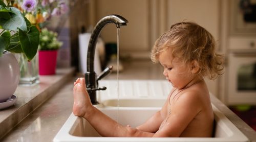 Haz más confortable el baño del bebé con gas natural
